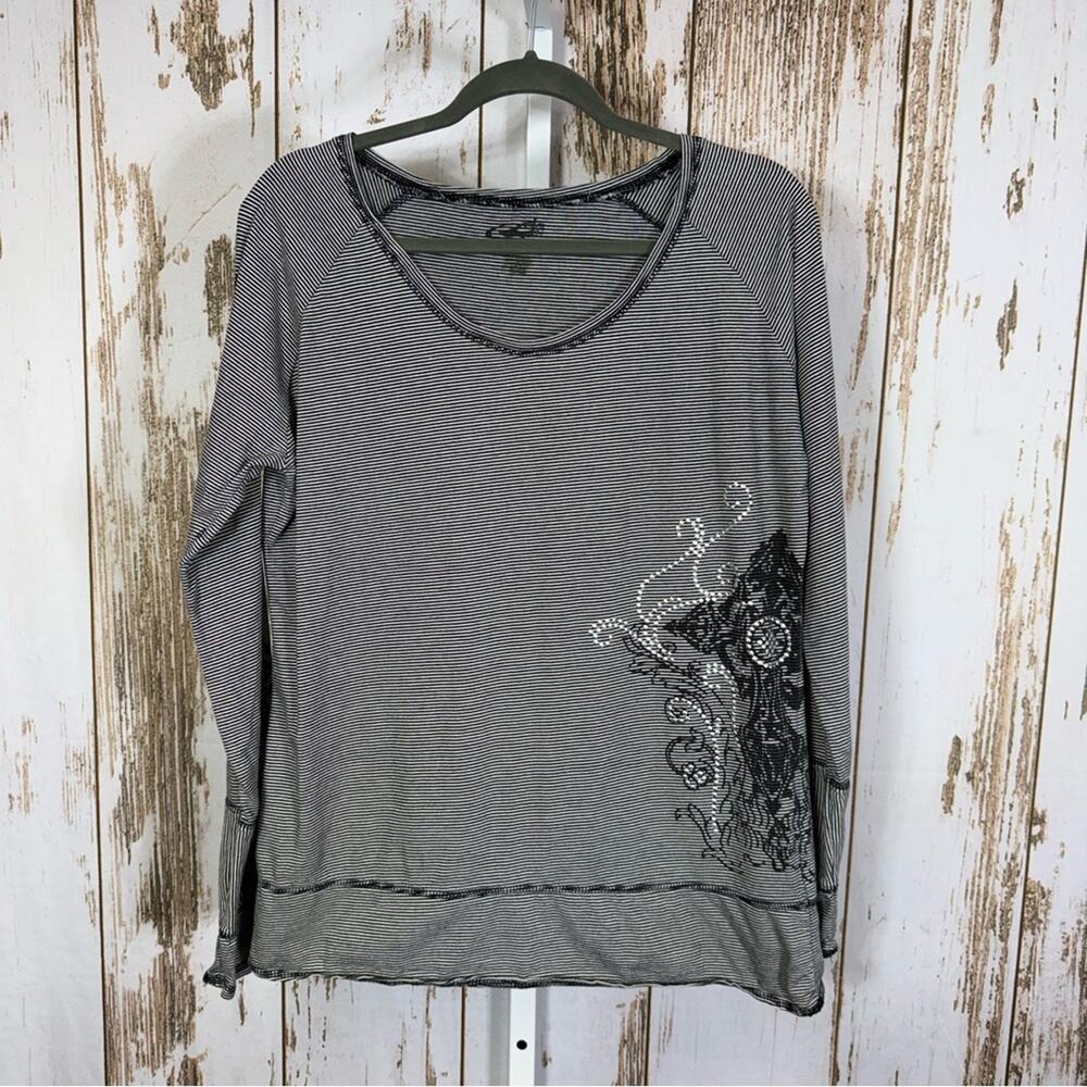 Roper Black and White Patterned Long Sleeve Tee Stripes. Size XL.